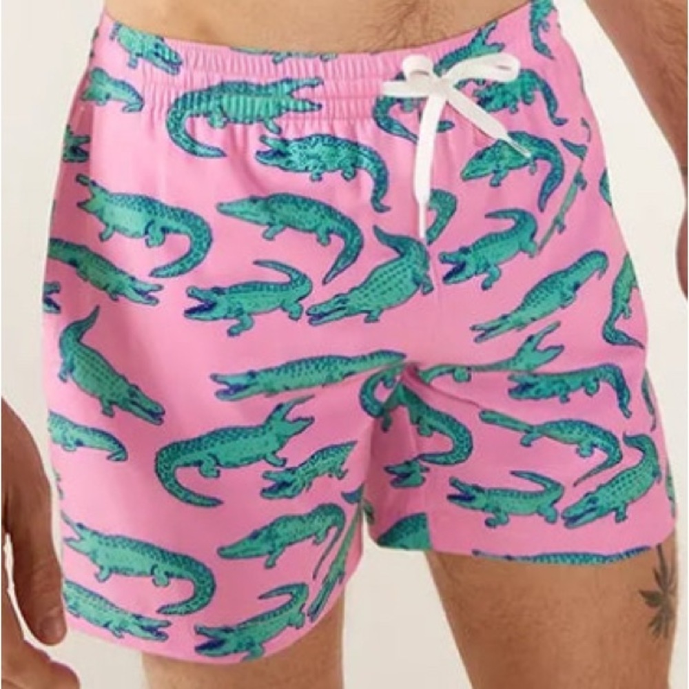 Chubbies Pink and Green alligator gator Swim Trunks Tropical Vibe